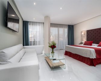 Hotel Los Arcos - Nerja - Bedroom