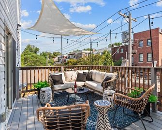 West End Whimsy | Jz Vacation Rentals - Saint Louis - Balcon