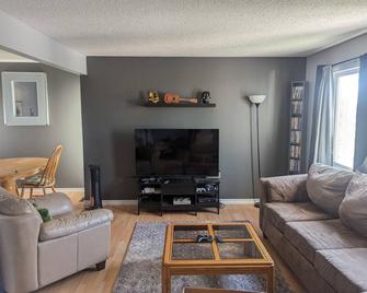 Home away from Home - Townhouse in Fort McMurray, AB - Fort McMurray