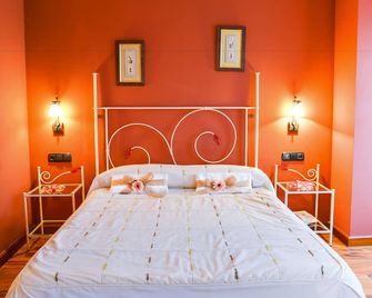 카페 바 호텔 헤피 - 하라이즈 데 라 베라 - 침실