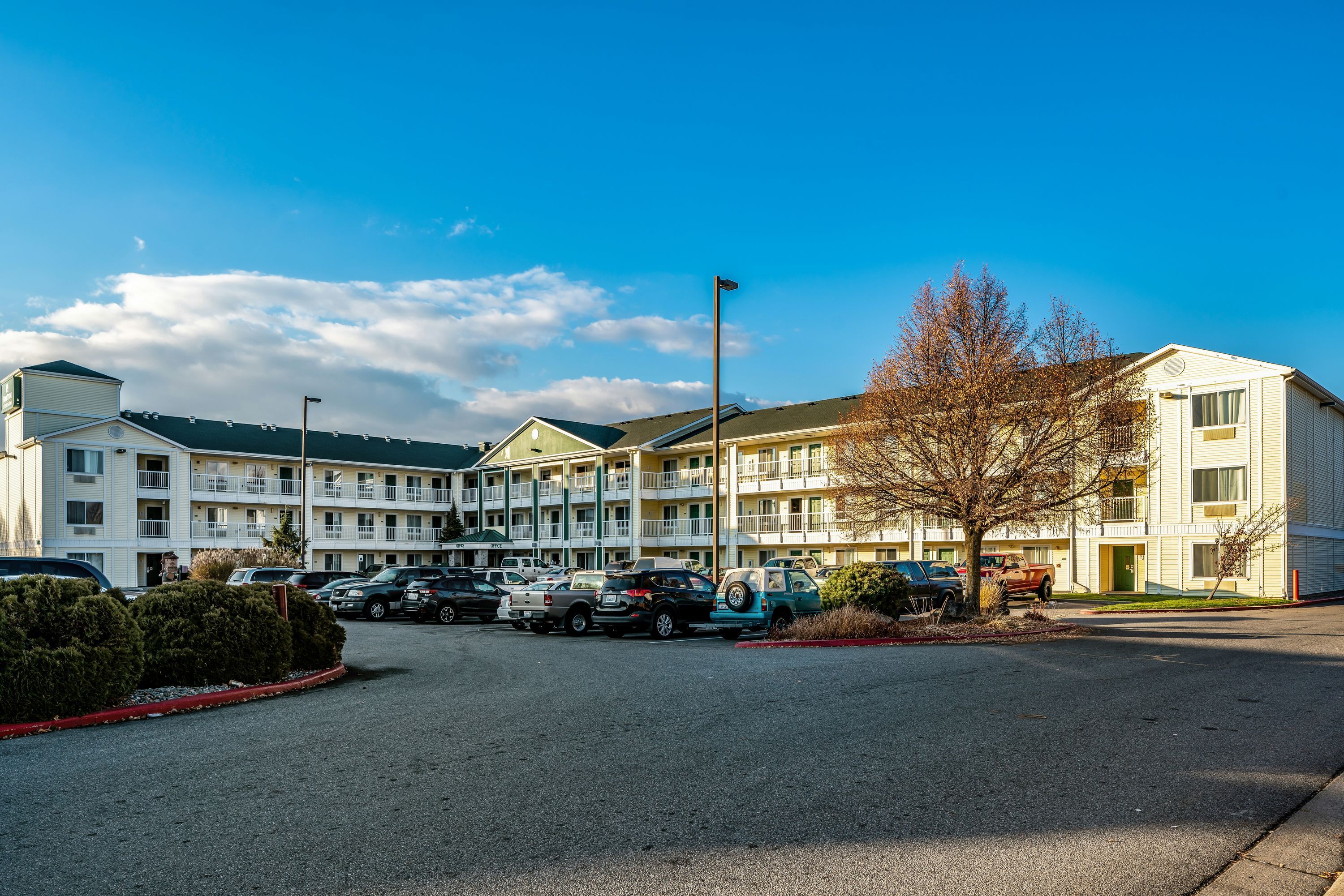 HomeTowne Studios by Red Roof Spokane - Valley - Spokane - Bygning