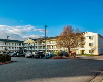 HomeTowne Studios by Red Roof Spokane - Valley - Spokane - Bygning