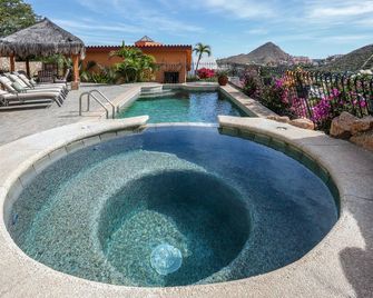 Casa Flamingo Cabo Luxurious Home, Spacious Rooms in El Pedregal Gated Community - Cabo San Lucas - Basen