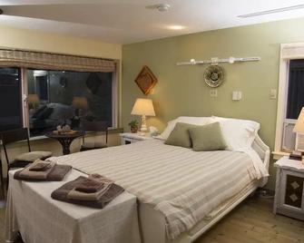 Mountain Springs Nature Retreat - Okanagan Falls - Bedroom