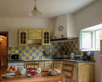 Calm, relaxation and starry skies - Saint-Remèze - Kitchen