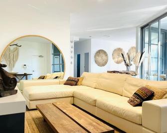 Kozyguru | Botany | 3 Bedroom Designer Holiday Apt - Sídney - Sala de estar