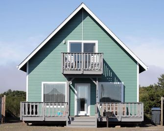 Your beach getaway awaits! - Ocean Shores - Building