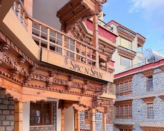 Hotel Spic N Span - Leh - Gebäude