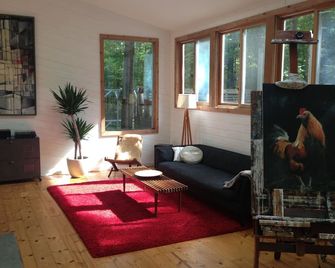 Modern, Minimalist, Light-filled Home with Hot Tub Near Catamount Ski - Craryville - Sala de estar