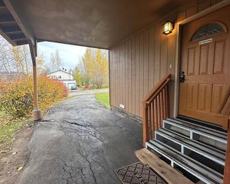Private apartment. Located near everything!\n\n - Anchorage