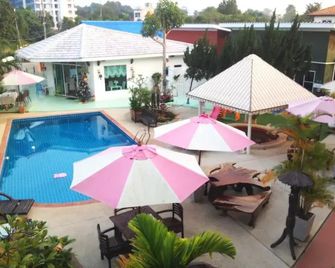 Willkris Resort - Pattaya - Pool