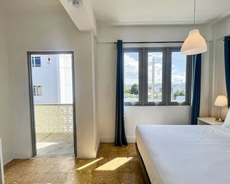 Urbana Hotel - San Juan - Building