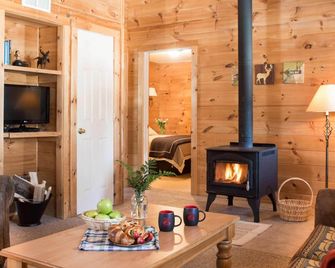 Sterling Ridge Resort - Jeffersonville - Living room