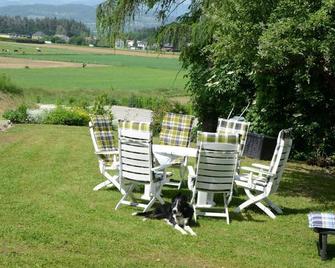 Zweibettzimmer 6 - Pension Eule - Unterburg am Klopeiner See - Patio