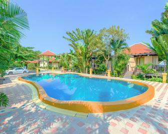 Baanbali Beach Resort - Pran Buri - Pool