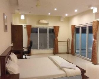 Chillies Holidays Chennai - Chennai - Bedroom