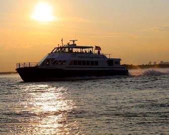 Josephine's on the Bay Bed and Breakfast - Hull