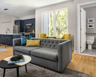 Cozy Frankford - Philadelphia - Living room