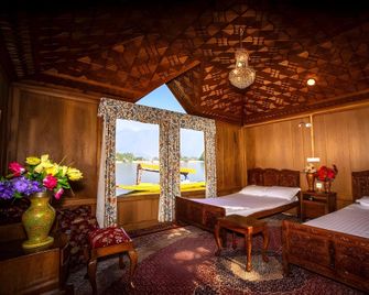 Canada Houseboats - Srinagar - Bedroom