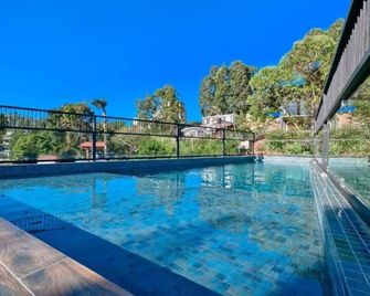 Oak Ray La Ella Breeze - Ella - Pool