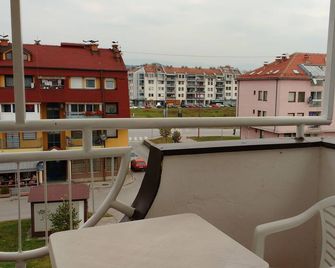 Cozy Dream Apartment - Sarajevo - Balkon
