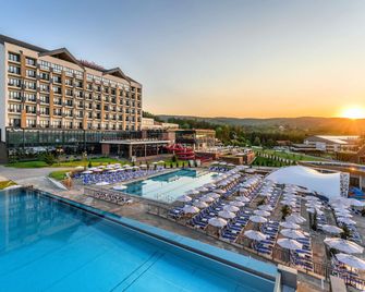 Mövenpick Resort and Spa Fruske Terme - Vrdnik - Piscina