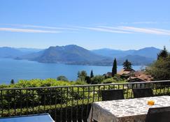 A Peaceful Corner With All The Amenities For An Unforgettable Vacation On The Lake - Stresa - Balcony