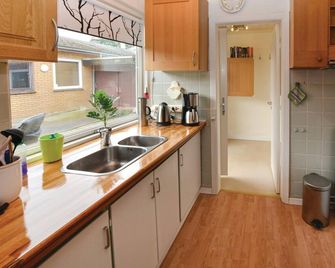 Cozy Apartment in Soenderborg With Wifi - Sønderborg - Kitchen