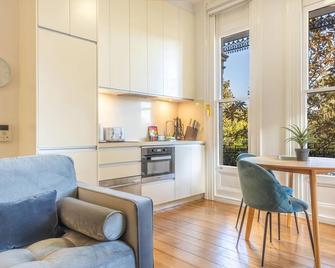 Modern 1-Bed Studio near Tramsheds - Sydney - Küche