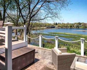 Riverview Lodge Master Suite - Pulaski - Balcony