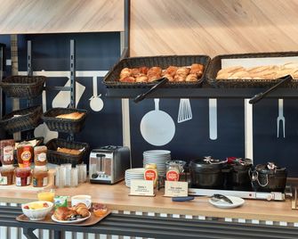 B&b Hotel Cergy Saint-Christophe Gare - Cergy - Buffet
