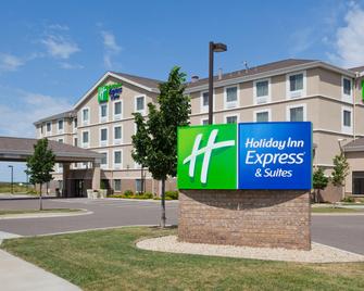 Holiday Inn Express & Suites Rogers - Rogers - Building