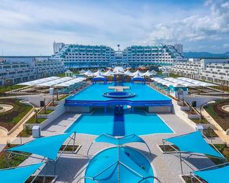 Limak Cyprus Deluxe Hotel - Vokolida - Piscina