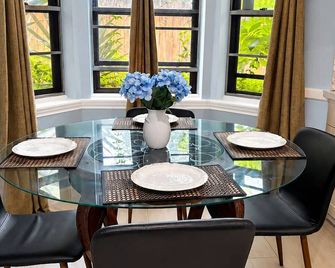 Spacious Houston Home for Families - 4BR, Sleeps 8, Pet Friendly with Gazebo - Cypress - Jídelna
