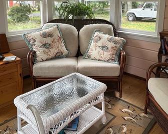 Knotty Pine by the Shoreline - Brick - Living room