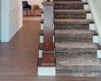 Skaneateles Suites Boutique Hotel - Skaneateles - Trappen