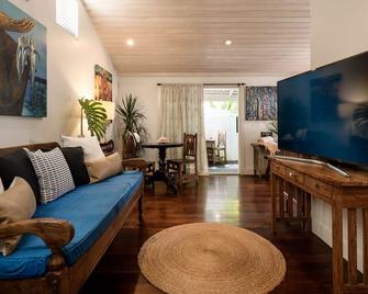 Paia Inn - 1 Bedroom King Suite - Garden View - Paia - Sala de estar
