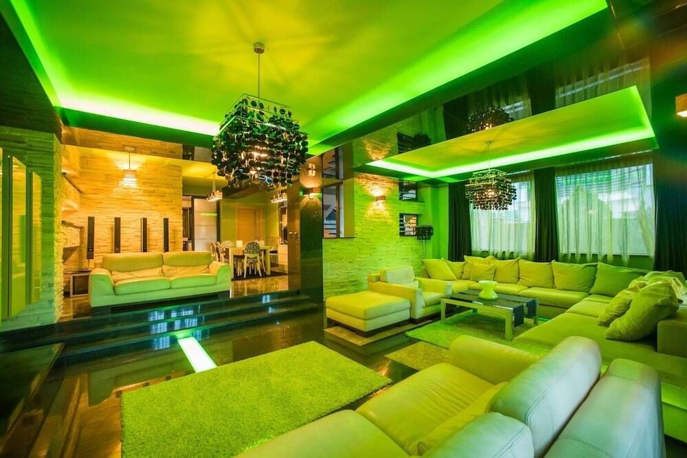 Simple Rooms Self Check In - בוקרשט - טרקלין