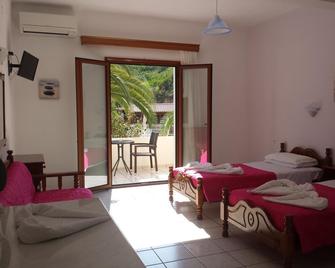 Zorbas Family House - Platanias