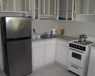 One bedroom furnished apartment - Short term rental - Oistins - Kitchen