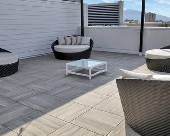 Modern Pet Friendly Downtown Retreat! - Salt Lake City - Balcony