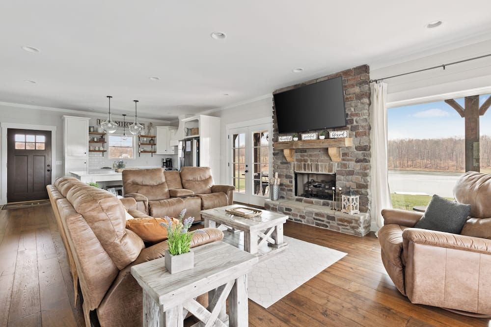 Beautiful Relaxing House w a private lake joining the Mammoth Cave National Park - Mammoth Cave - Living room