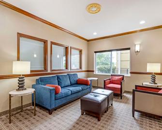 Comfort Inn & Suites, E. Moline - Quad Cities - East Moline - Sala de estar