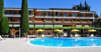 Hotel Garden - Garda - Piscina