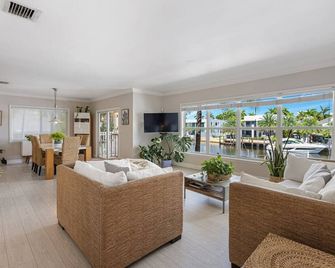 Relaxing Beach Apt in las Olas Blvd - Fort Lauderdale - Living room