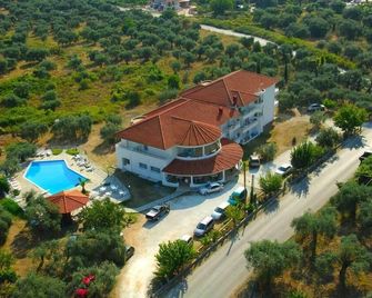 Achillion Hotel - Chrisi Ammoudia - Bazén