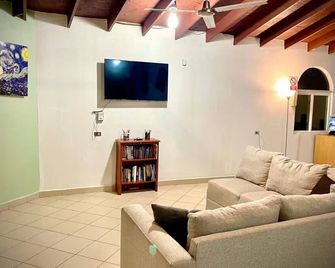 San Quintin Casa Skov - San Quintín - Wohnzimmer