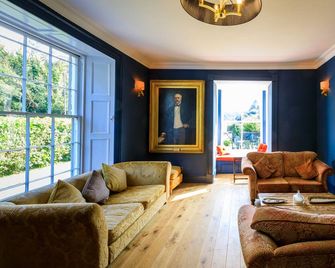 Picton House Hotel - Carmarthen - Obývací pokoj