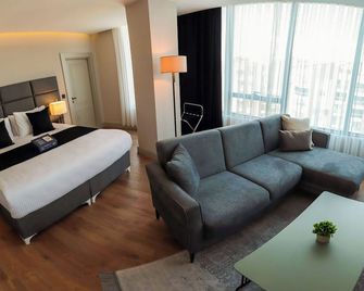 Brand Business Hotel - Çorlu - Wohnzimmer