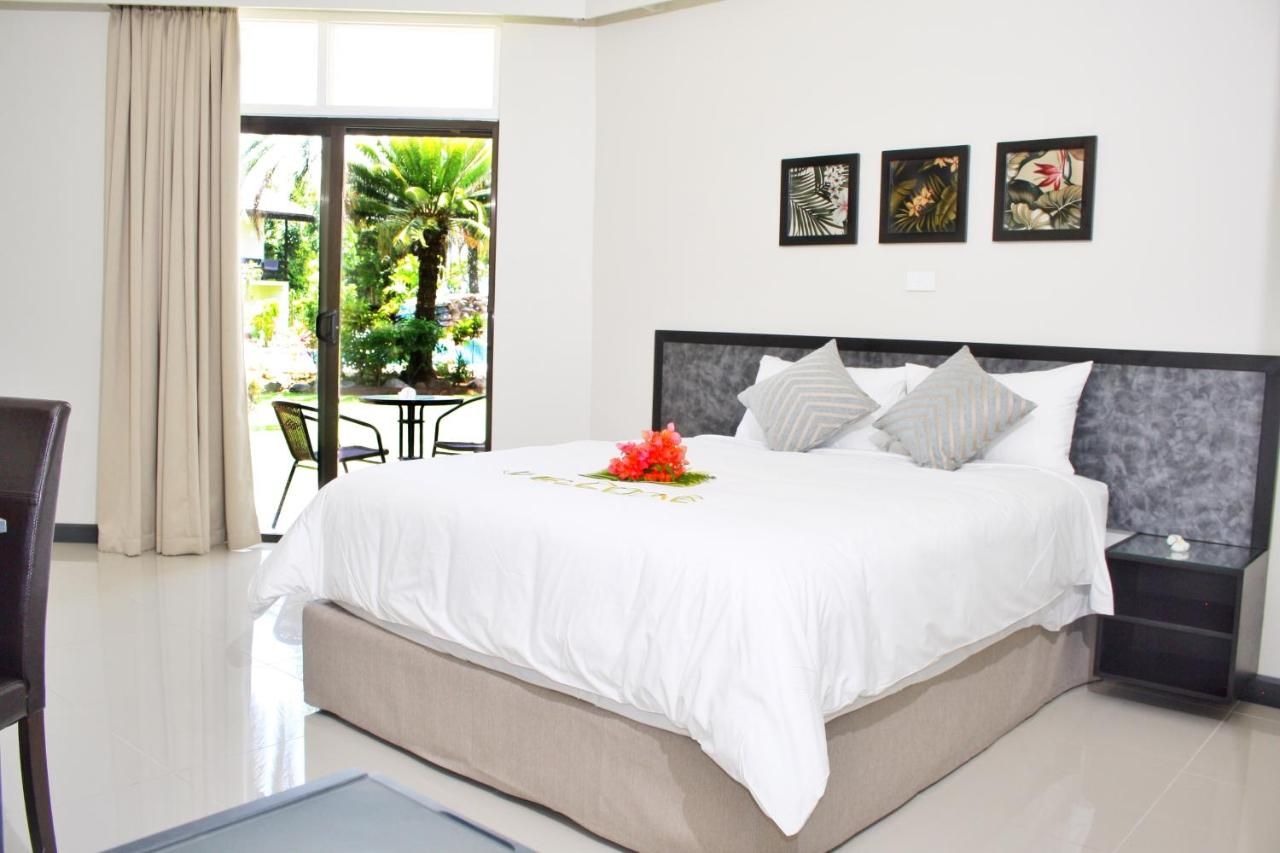 Hotel Oasis thumbnail 2
